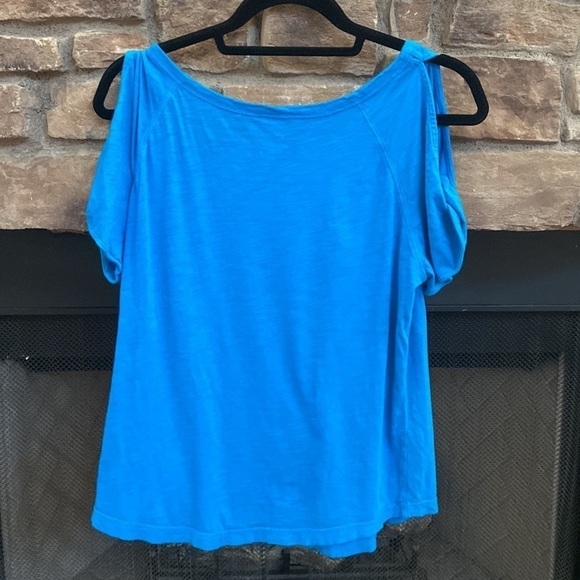 Maurices blue cold shoulder top. Size medium - Picture 2 of 7